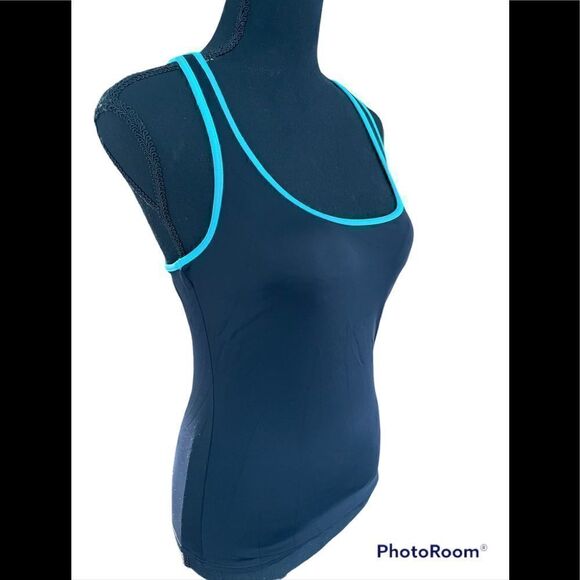 Victoria’s Secret Active Racerback tank with soft cups inside, size M - Picture 4 of 5